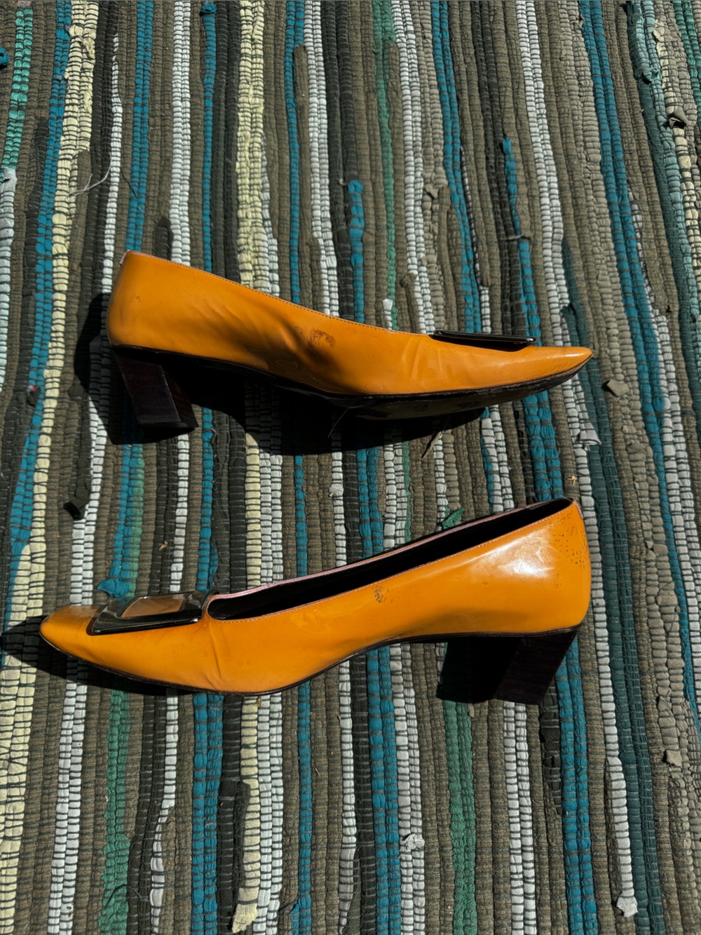 Vintage Roger Vivier Paris Yellow Patent Leather Buckle Pumps Sz 37 1/5 - Picture 3 of 12